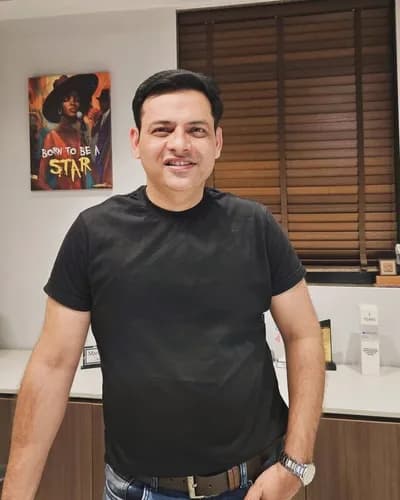 Manoj Adwani, Founder & CEO of Narad.io, wearing a Boring Label premium Supima cotton round neck t-shirt